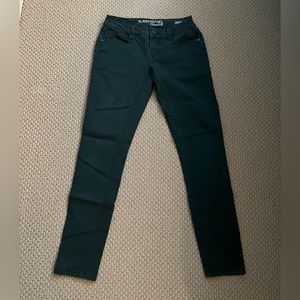 Rubberband Colored Skinny Jeans.